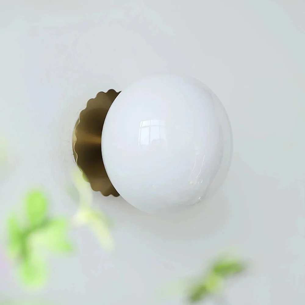 Sculptural Warm‑Glow Wall Lamp