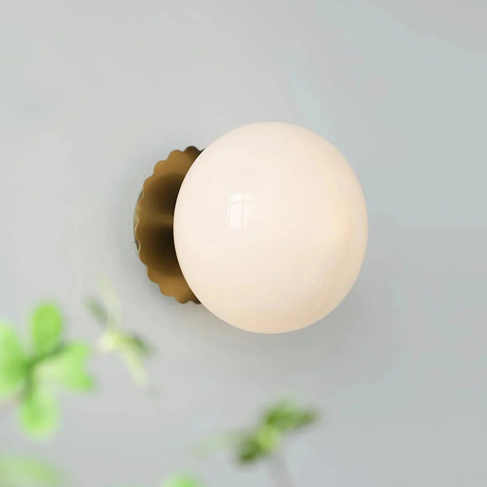 Sculptural Warm‑Glow Wall Lamp